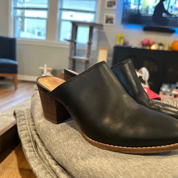 Madewell Black Leather Mules with Wooden Heel - Picture 4 of 6
